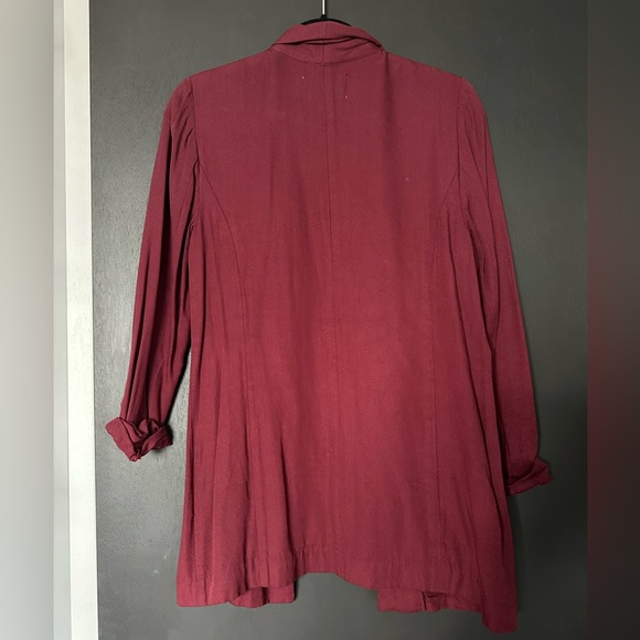 BCBGeneration Burgundy Boyfriend Fit Lightweight Blazer - Size Small - Picture 5 of 6